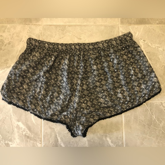 American Eagle High Waisted Short Shorts - Picture 2 of 8